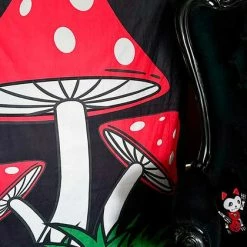 BESERK CRYPT Mushroom | TAPESTRY BLANKET