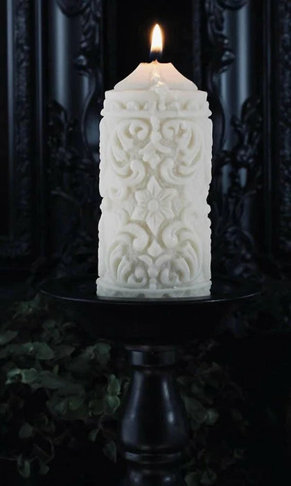 THE BLACKENED TEETH Mildred Gothic Pillar | CANDLE - Image 2
