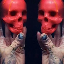 THE BLACKENED TEETH Skull [Cherry] | SCENTED CANDLE`