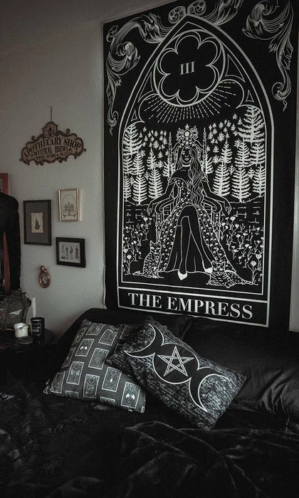 THE PRETTY CULT The Empress | TAPESTRY